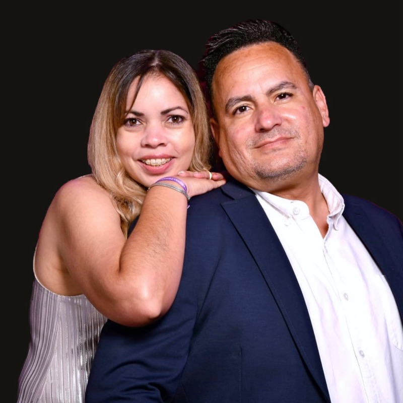 Jose Luis y Josselly, pastores